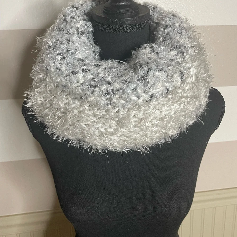 Sonoma grey and white faux fur infinity scarf. NEW